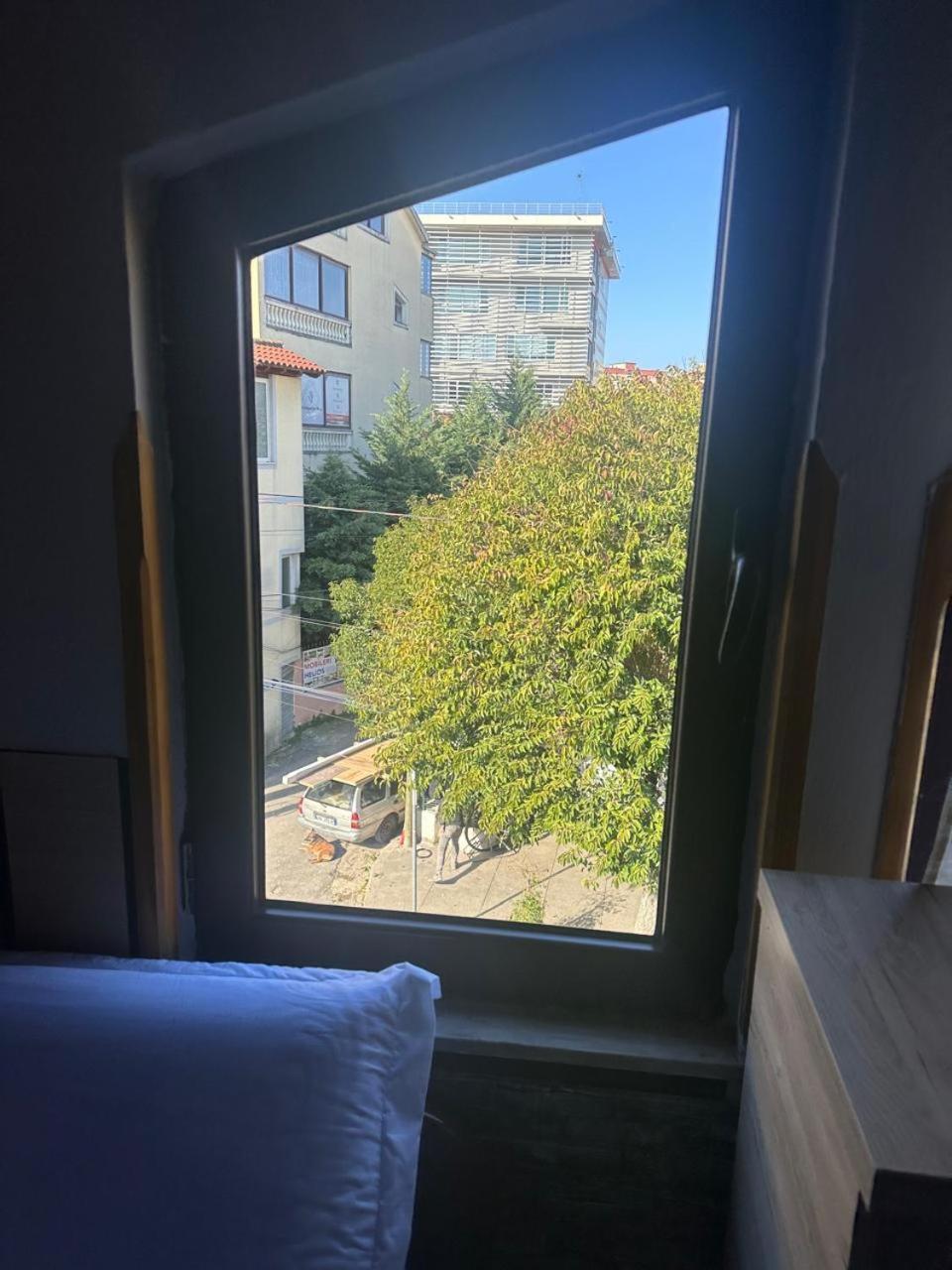 Ideal Hotel