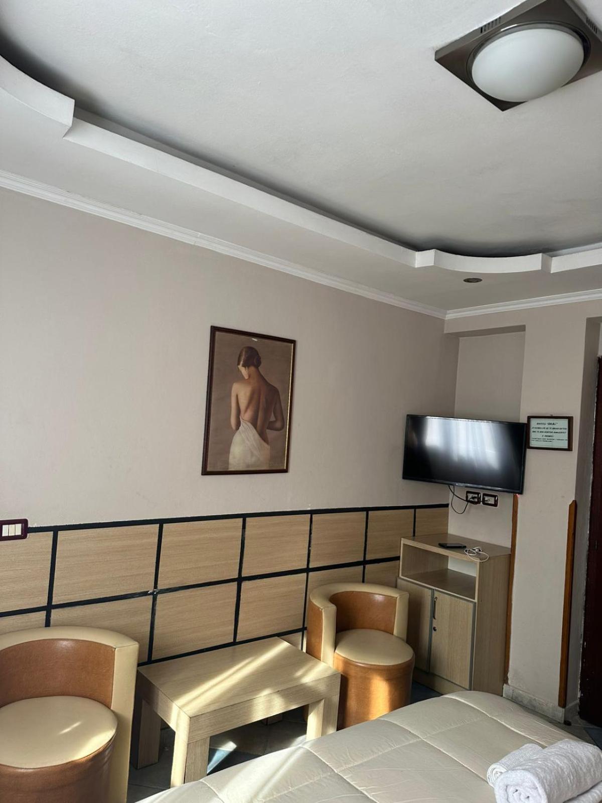 Ideal Hotel